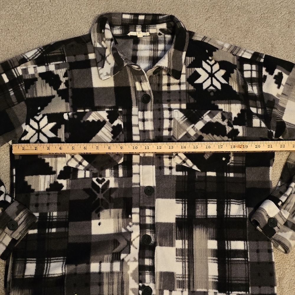 Maurices Patterned Shacket - Medium - Picture 3 of 4